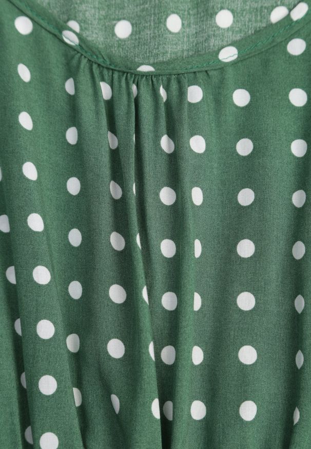 Born2be - Zielona Sukienka z Bawełny Rozkloszowana w Kropki Toliennea. Okazja: na co dzień. Kolor: zielony. Materiał: bawełna. Wzór: kropki. Styl: casual