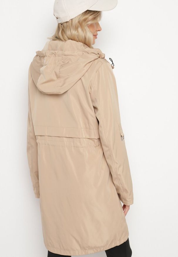 Born2be - Beżowa Kurtka Parka Ściągana w Talii z Odpinanym Kapturem Milabra. Kolor: beżowy. Materiał: jeans, tkanina. Styl: klasyczny, sportowy