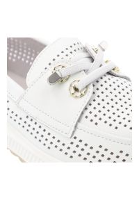 Półbuty damskie Artiker, cholewka ze skóry naturalnej ażurowe na płaskiej podeszwie, białe, 58C0484. Kolor: biały. Materiał: skóra. Szerokość cholewki: normalna. Wzór: ażurowy. Obcas: na płaskiej podeszwie #3