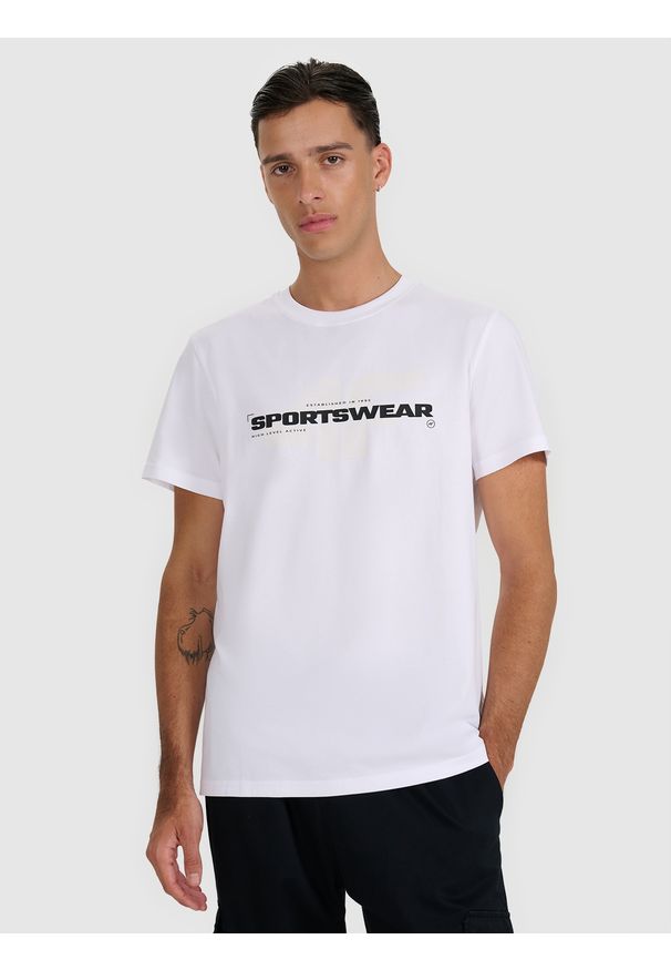 4f - 4F T-shirt regular z nadrukiem męski - biały S. Kolor: biały. Materiał: skóra, materiał, bawełna. Wzór: nadruk