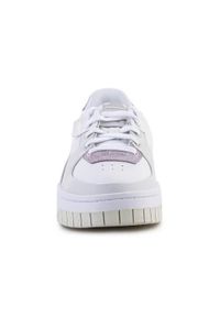 Buty do chodzenia damskie Puma Women's Cali Dreams. Zapięcie: sznurówki. Kolor: biały. Materiał: materiał, skóra, tkanina, syntetyk. Szerokość cholewki: normalna. Sport: turystyka piesza