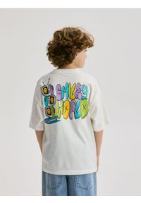 Reserved - T-shirt SmileyWorld® - złamana biel. Materiał: dzianina, bawełna #1