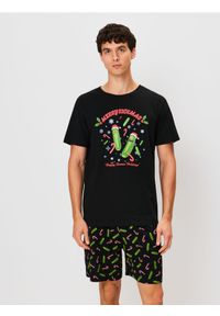 Sinsay - Bawełniana piżama dwuczęściowa z nadrukiem Rick and Morty - czarny. Kolor: czarny. Materiał: bawełna. Wzór: nadruk #1