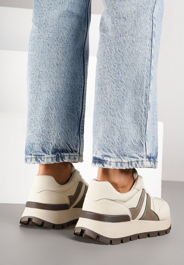 Born2be - Beżowe Sneakersy z Ozdobnymi Przeszyciami Alentia. Okazja: na co dzień, na spacer. Kolor: beżowy. Materiał: jeans. Sport: turystyka piesza