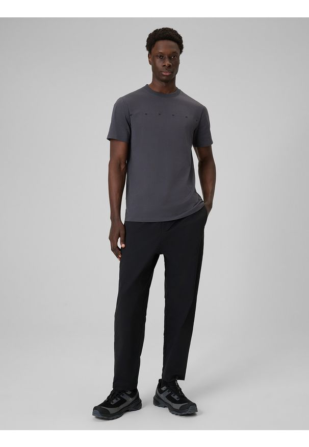 4f - 4F T-shirt regular z nadrukiem męski - szary S. Okazja: na co dzień. Kolor: szary. Materiał: dzianina, bawełna, materiał. Wzór: nadruk. Styl: casual, klasyczny