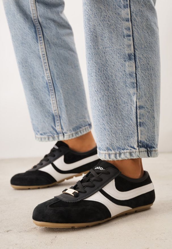 Born2be - Czarne Zamszowe Sneakersy w Stylu Kultowych Tenisówek Sorisana. Okazja: na co dzień, do pracy. Kolor: czarny. Materiał: zamsz