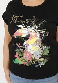 Born2be - Czarny T-shirt z Bawełny z Nadrukiem i Metalicznym Napisem Norsemi. Okazja: na co dzień. Kolor: czarny. Materiał: bawełna. Wzór: napisy, nadruk. Styl: casual #4