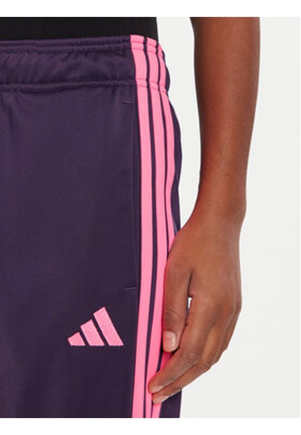 Adidas - adidas Dres Essentials 3-Stripes JX0510 Fioletowy Regular Fit. Kolor: fioletowy. Materiał: syntetyk