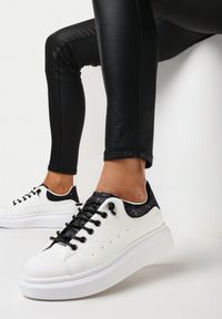 Born2be - Biało-Czarne Sneakersy Elenaya. Kolor: biały. Materiał: skóra ekologiczna. Obcas: na platformie #1
