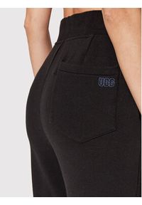 Ugg Spodnie dresowe Ericka 117736 Czarny Relaxed Fit. Kolor: czarny. Materiał: dresówka, bawełna