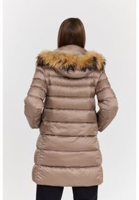 Hetrego - HETREGO Beżowa damska kurtka puchowa Leonie Quilted Woman Jacket With Detached Hood, Rozmiar 38 EU - 42 IT. Okazja: na co dzień. Kolor: beżowy. Materiał: puch. Długość rękawa: długi rękaw. Długość: długie. Styl: casual