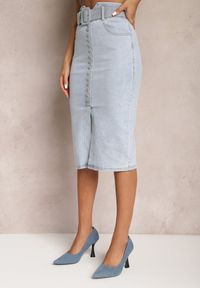 Renee - Jasnoniebieska Jeansowa Spódnica Ołówkowa Midi z Guzikami i Rozcięciem Jackiesa. Kolor: niebieski. Materiał: jeans