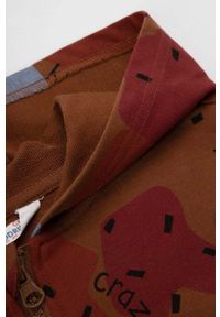 COCCODRILLO - Coccodrillo bluza bawełniana dziecięca kolor brązowy z kapturem wzorzysta. Typ kołnierza: kaptur. Kolor: brązowy. Materiał: bawełna #3