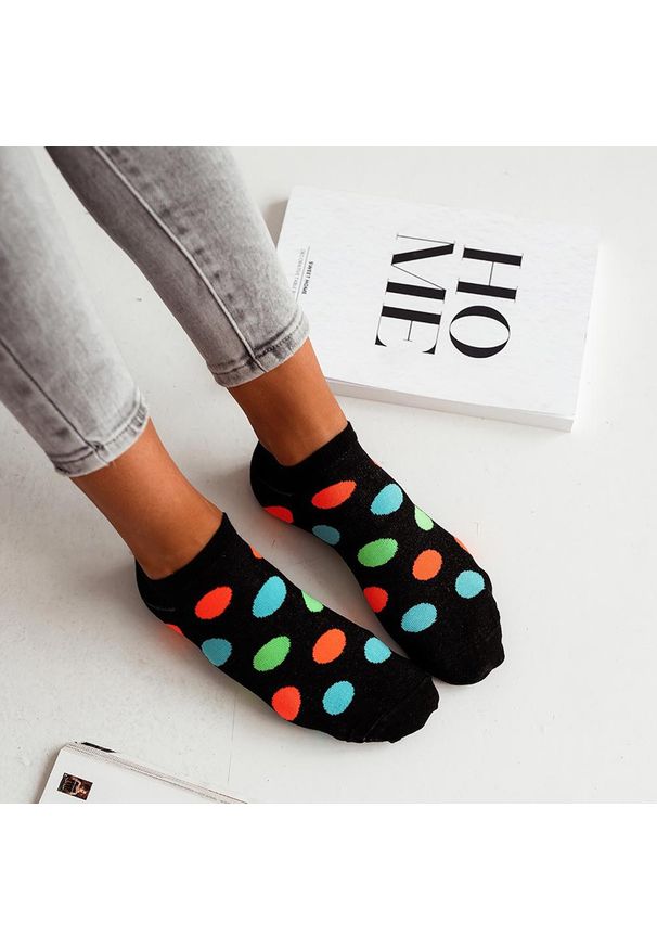 Milena - Czarne stopki damskie w grochy 778. Kolor: czarny. Materiał: poliamid, bawełna, materiał, elastan. Wzór: grochy