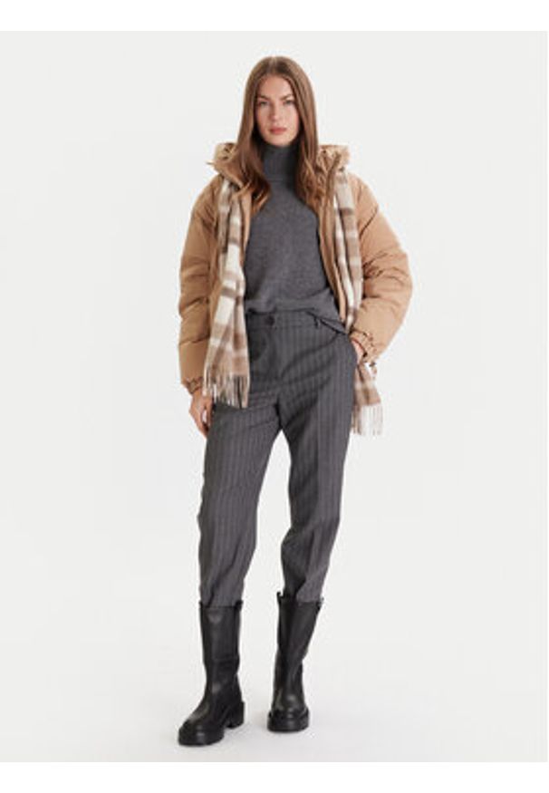 United Colors of Benetton - United Colors Of Benetton Kurtka puchowa 22T6DN086 Beżowy Regular Fit. Kolor: beżowy. Materiał: syntetyk