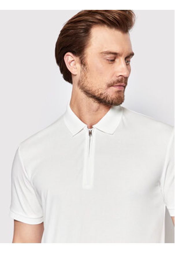 Selected Homme Polo Fave 16079026 Biały Regular Fit. Typ kołnierza: polo. Kolor: biały. Materiał: bawełna, syntetyk