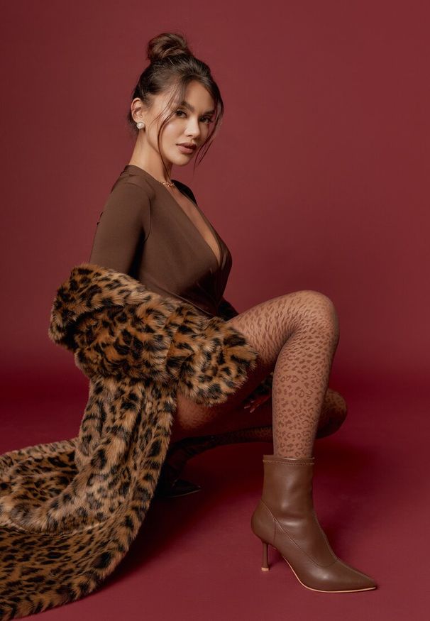 Renee - Brązowe Botki na Szpilce z Dopasowaną Cholewką Hilila. Okazja: na co dzień. Kolor: brązowy. Materiał: jeans. Szerokość cholewki: normalna. Obcas: na szpilce. Styl: casual. Wysokość obcasa: średni