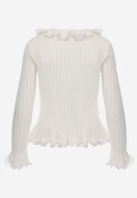 Born2be - Biała Prążkowana Bluzka z Wiskozą Ozdobiona Falbanami Pronasia. Okazja: na co dzień. Kolor: biały. Materiał: prążkowany, wiskoza. Wzór: aplikacja. Styl: casual, elegancki, klasyczny #8