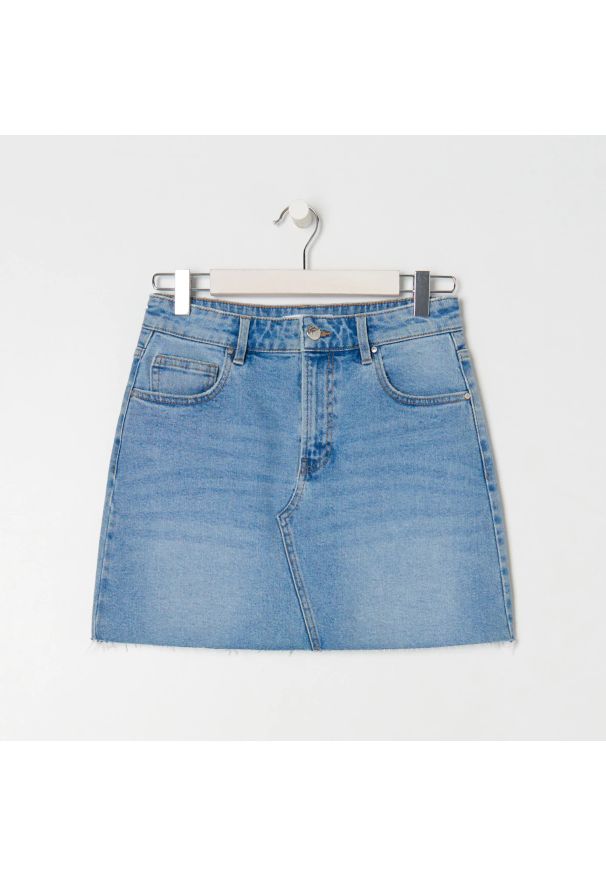 Sinsay - Spódnica mini jeansowa - Niebieski. Kolor: niebieski. Materiał: jeans