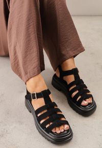 Renee - Czarne Sandały VICES w Stylu Gladiatorek z Imitacji Zamszu Mailinai. Okazja: na co dzień. Zapięcie: pasek. Kolor: czarny. Materiał: zamsz. Sezon: lato. Styl: street, klasyczny, elegancki, casual #2