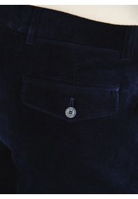 Pako Lorente - PAKO LORENTE - Granatowe spodnie sztruksowe. Okazja: na co dzień. Kolor: brązowy, niebieski. Materiał: sztruks. Sezon: zima, jesień. Styl: casual #8