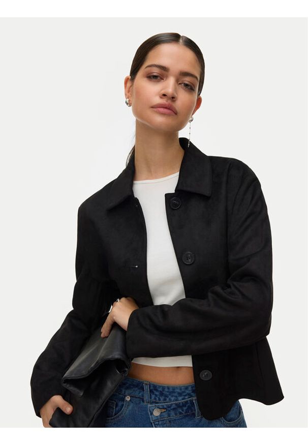 Vero Moda Kurtka przejściowa Jose Kelly 10338632 Czarny Regular Fit. Kolor: czarny. Materiał: syntetyk
