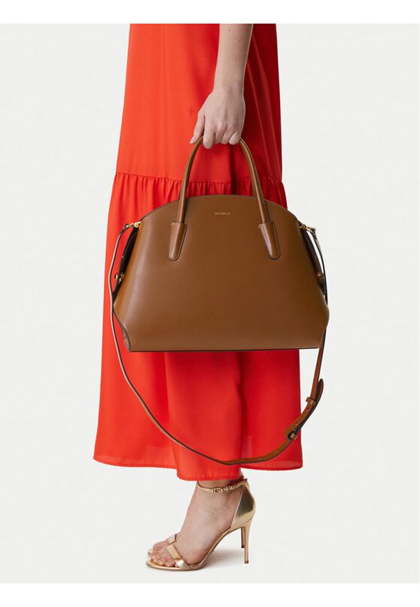 Coccinelle Torebka 329107 Brązowy. Kolor: brązowy. Materiał: skórzane