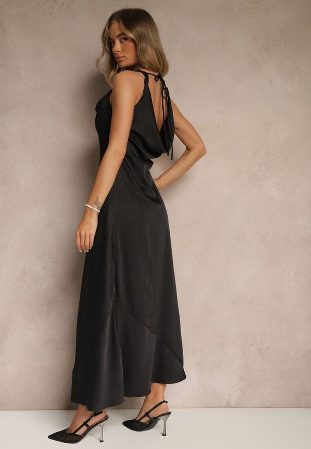 Renee - Czarna Taliowana Sukienka Vices Wiązana przy Karku Zinvea. Kolor: czarny. Typ sukienki: proste. Styl: elegancki