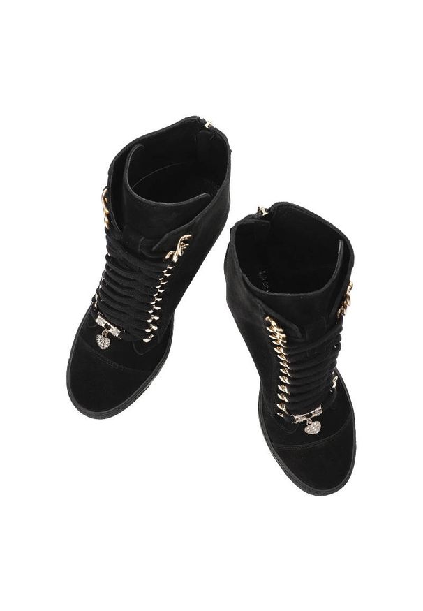 DAMISS - Czarne Sneakersy Damiss Wygodne Buty Damskie Na Koturnie. Kolor: czarny. Materiał: welur, skóra. Szerokość cholewki: normalna. Wzór: aplikacja. Obcas: na koturnie