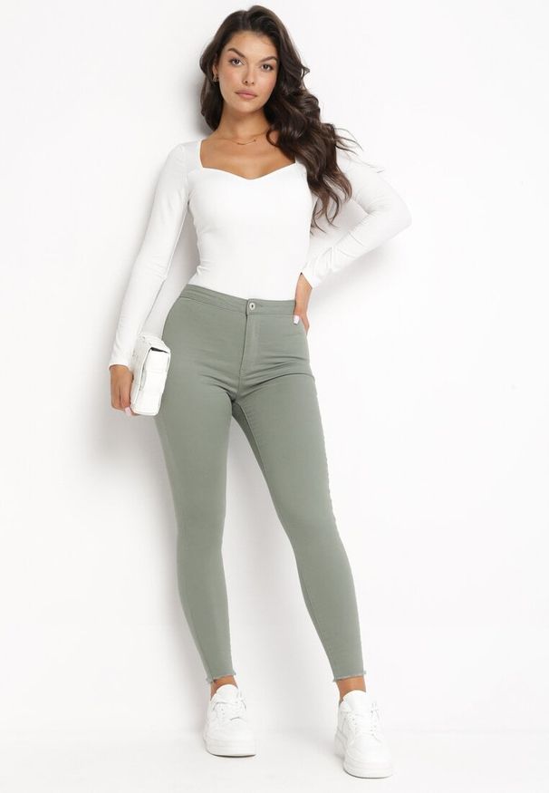 Born2be - Zielone Spodnie Skinny Biscova. Kolor: zielony. Styl: elegancki