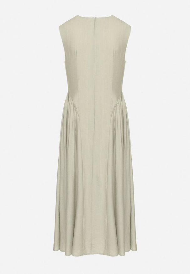 Born2be - Zielona Wiskozowa Sukienka o Rozkloszowanym Kroju Lirice. Okazja: na co dzień. Kolor: zielony. Materiał: wiskoza. Typ sukienki: proste. Styl: casual, elegancki, klasyczny