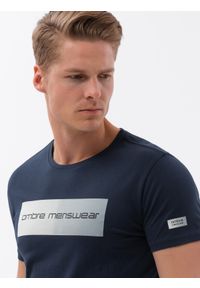 Ombre Clothing - T-shirt męski bawełniany z nadrukiem - granatowy V3 S1751 - XXL. Kolor: niebieski. Materiał: bawełna. Długość rękawa: krótki rękaw. Długość: krótkie. Wzór: nadruk. Styl: klasyczny #5