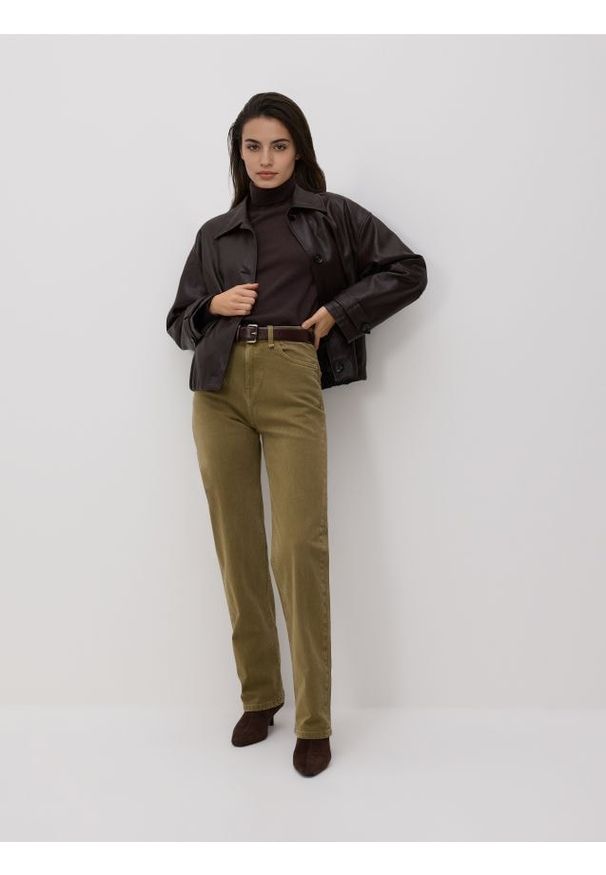 Reserved - Jeansy straight fit - zielony. Kolor: zielony. Materiał: jeans