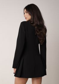 Born2be - Czarna Sukienka o Kroju Marynarki VICES z Poduszkami w Ramionach Serlina. Okazja: na co dzień. Kolor: czarny. Styl: elegancki, klasyczny, casual #7