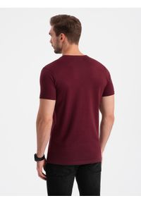 Ombre Clothing - Bawełniany męski t-shirt z nadrukiem na kieszonce – bordowy V2. Okazja: na co dzień. Kolor: czerwony. Materiał: bawełna. Wzór: nadruk. Styl: casual #7