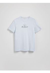 Reserved - T-shirt regular z haftem - jasnoniebieski. Kolor: niebieski. Materiał: bawełna, dzianina. Wzór: haft