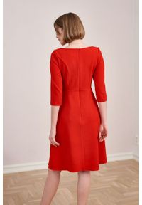 Marie Zélie - Sukienka Asteria krepa wiskozowa czerwona. Kolor: czerwony. Materiał: wiskoza. Wzór: gładki. Typ sukienki: trapezowe. Styl: klasyczny #6