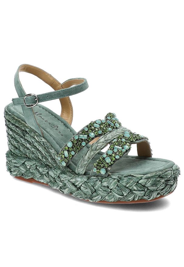 Zielone Sandały Alma En Pena Stylowe Buty Na Koturnie. Okazja: na co dzień. Zapięcie: sprzączka, klamry. Kolor: zielony. Materiał: skóra, koronka, zamsz. Szerokość cholewki: normalna. Wzór: aplikacja. Sezon: lato. Obcas: na koturnie. Styl: elegancki