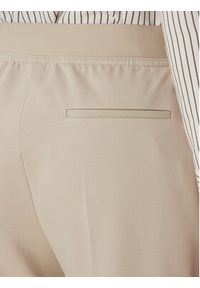 BOSS Spodnie materiałowe Talia4 50551907 Beżowy Relaxed Fit. Kolor: beżowy. Materiał: syntetyk #2