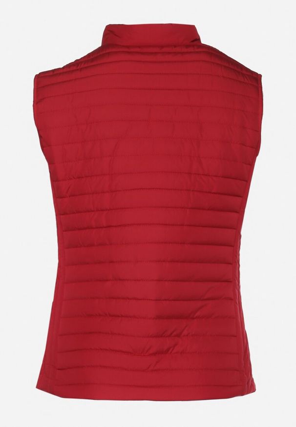 Born2be - Bordowa Kamizelka Pikowana z Kieszeniami na Klapy Nivafa. Okazja: na co dzień. Kolor: czerwony. Styl: casual