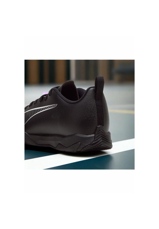 Puma - Buty piłkarskie dziecięce PUMA ULTRA 5 PLAY IT. Kolor: czarny, biały, wielokolorowy. Sport: piłka nożna