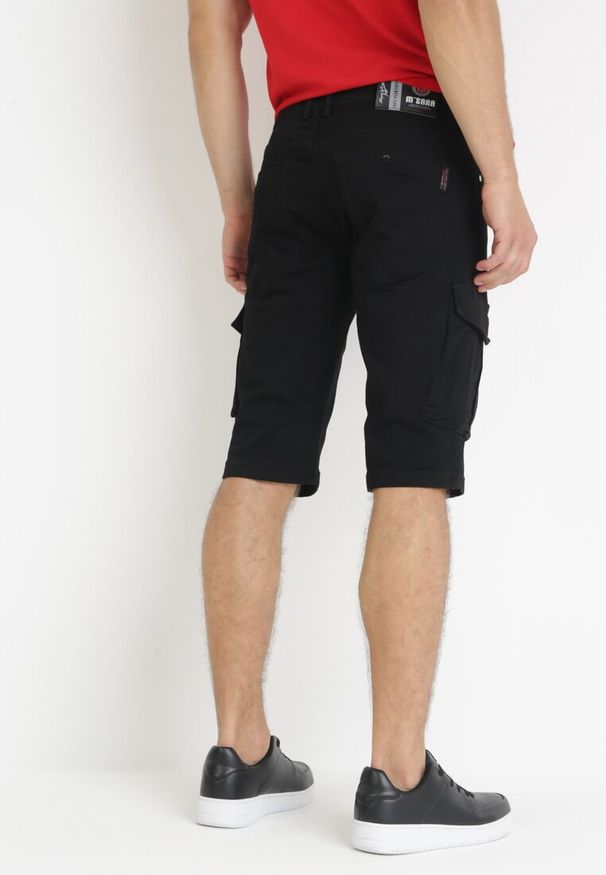 Born2be - Czarne Szorty z Szerokimi Kieszeniami Cargo Aendlia. Kolor: czarny