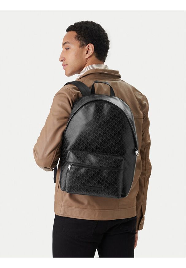 Calvin Klein Plecak Emblem Aop Coated Backpack LV04D3313G Czarny. Kolor: czarny. Materiał: materiał