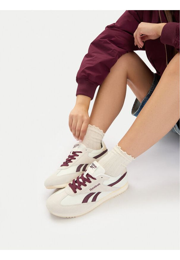 Reebok Sneakersy CEO-FIORI AR30309W-CRY Écru. Kolor: kremowy. Materiał: skóra, zamsz