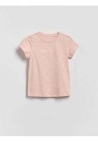 Reserved - T-shirt z wypukłym napisem - brudny róż. Kolor: różowy. Materiał: bawełna. Wzór: napisy