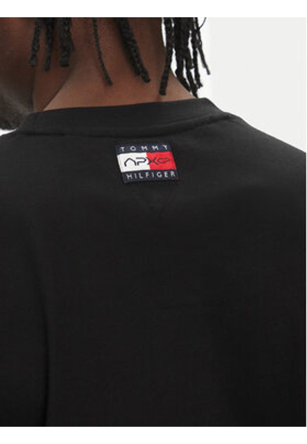 TOMMY HILFIGER - Tommy Hilfiger T-Shirt F1 Movie MW0MW41390 Czarny Regular Fit. Kolor: czarny. Materiał: bawełna