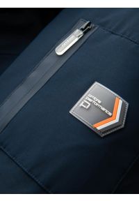 Ombre Clothing - Długa sezonowa kurtka męska w stylu outdoorowym – granatowa V2 - Rozmiar: L. Typ kołnierza: kaptur. Kolor: niebieski. Materiał: guma, tkanina, poliester, materiał, syntetyk. Długość: długie. Wzór: aplikacja #9