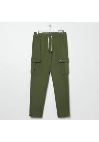Sinsay - Spodnie dresowe jogger - Khaki. Kolor: brązowy. Materiał: dresówka #1