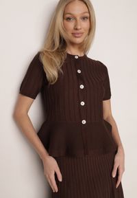 Born2be - Brązowy Komplet z Wiskozą Rozkloszowana Spódnica i Bluzka z Baskinką Adrimala. Kolor: brązowy. Materiał: wiskoza #8