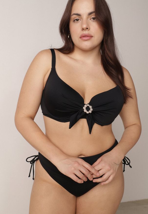 Born2be - Czarne Bikini Biustonosz z Cyrkoniami i Majtki Typu Figi Dorirose. Kolekcja: plus size. Kolor: czarny
